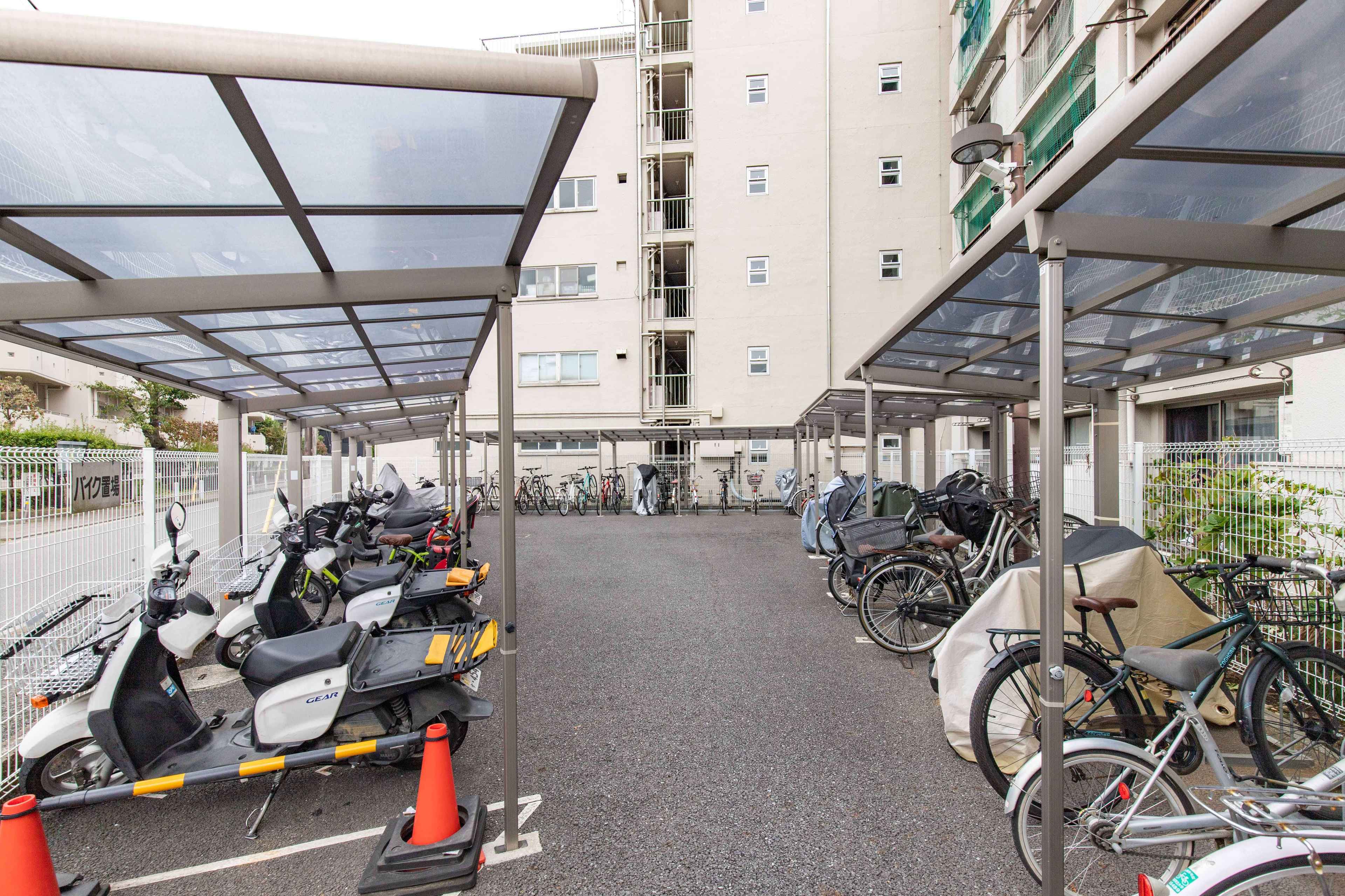 バイク置場・駐輪場