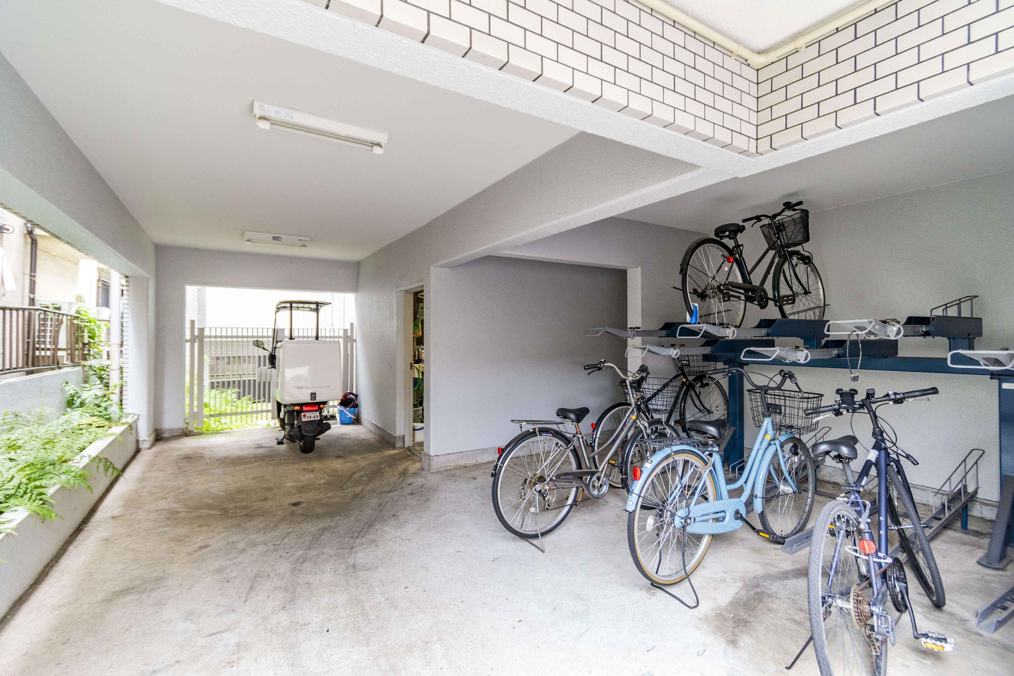 バイク置場・駐輪場