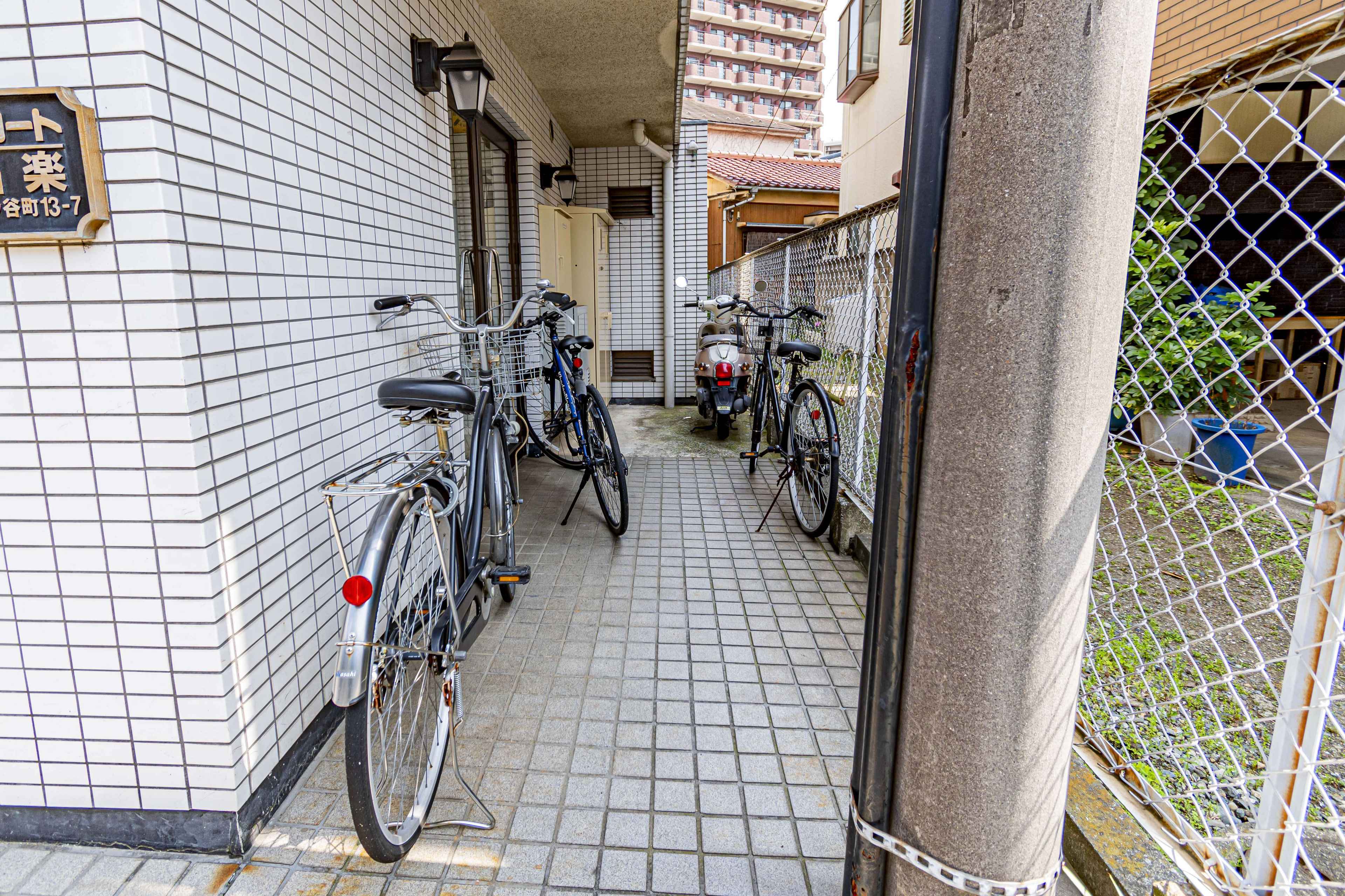 バイク置場・駐輪場