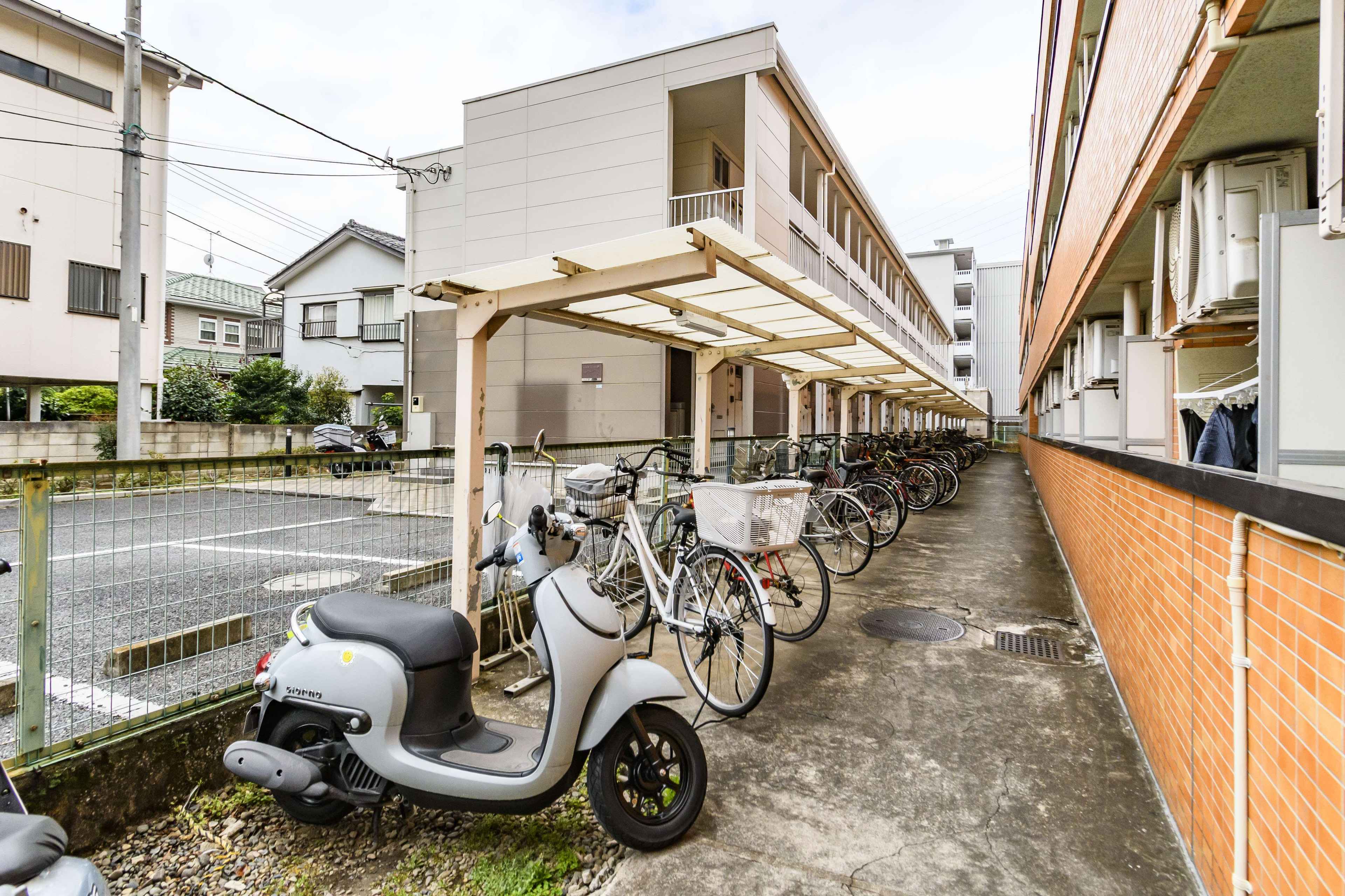 バイク置場・駐輪場