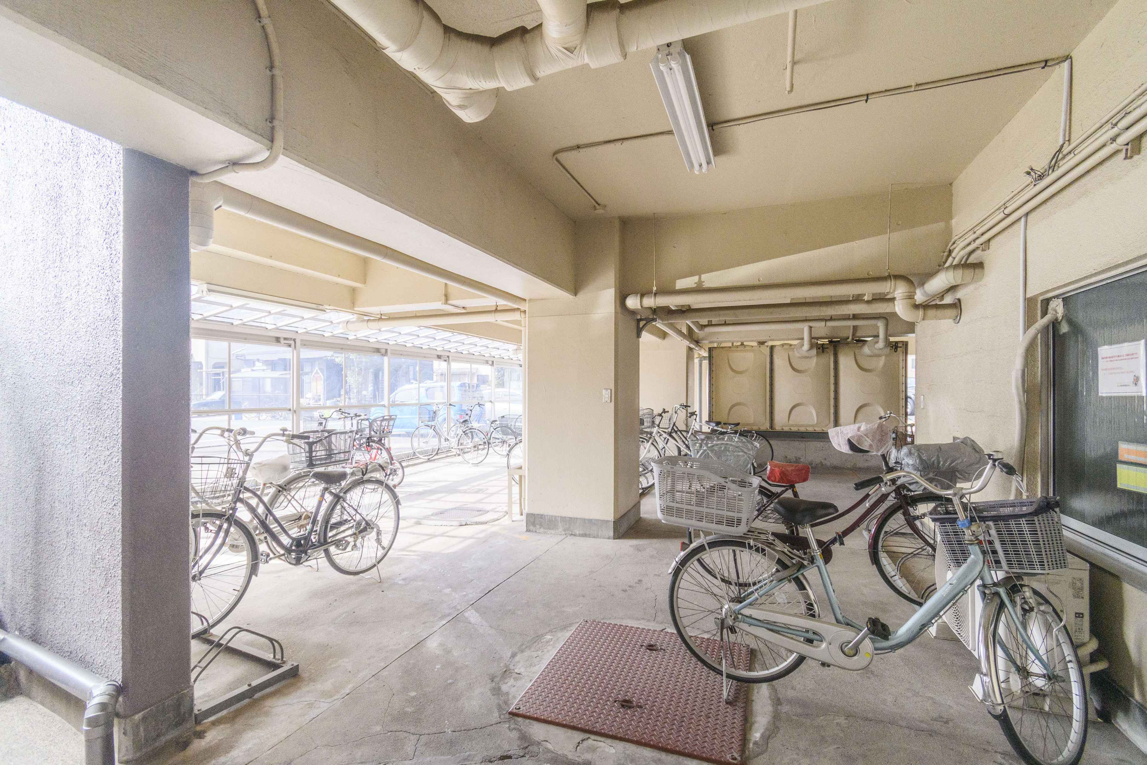 バイク置場・駐輪場